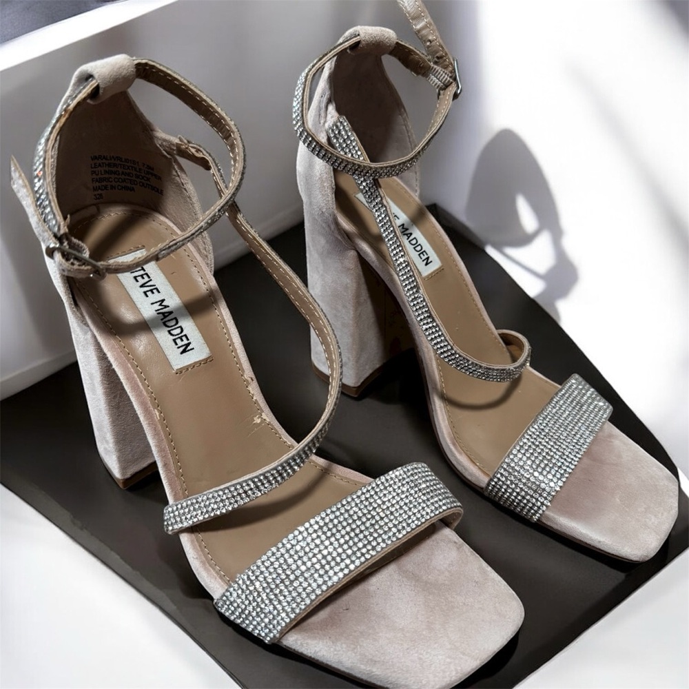 Steve Madden Varali Sandal Nude with Rhinestone Embellishments size 7.5